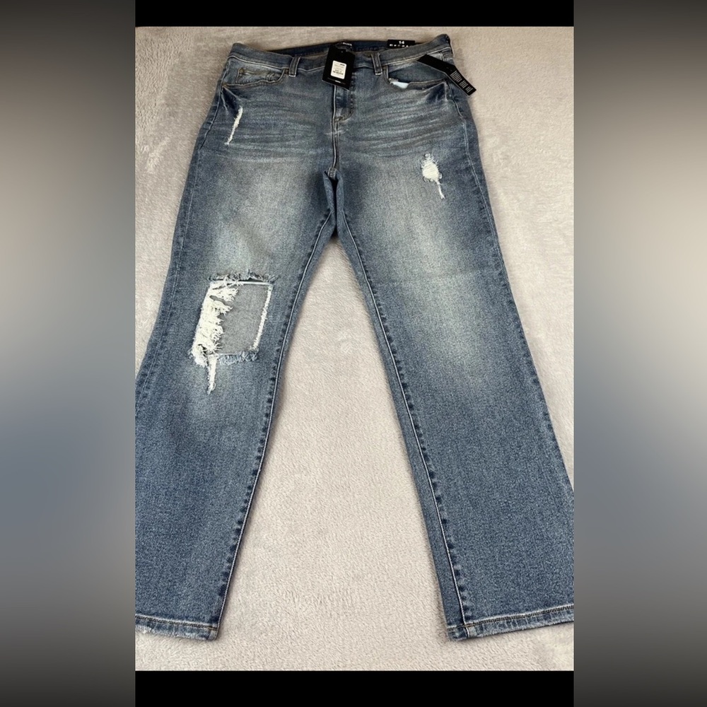 Fashion Nova womens medium wash blue denim High rise mom jeans size 14